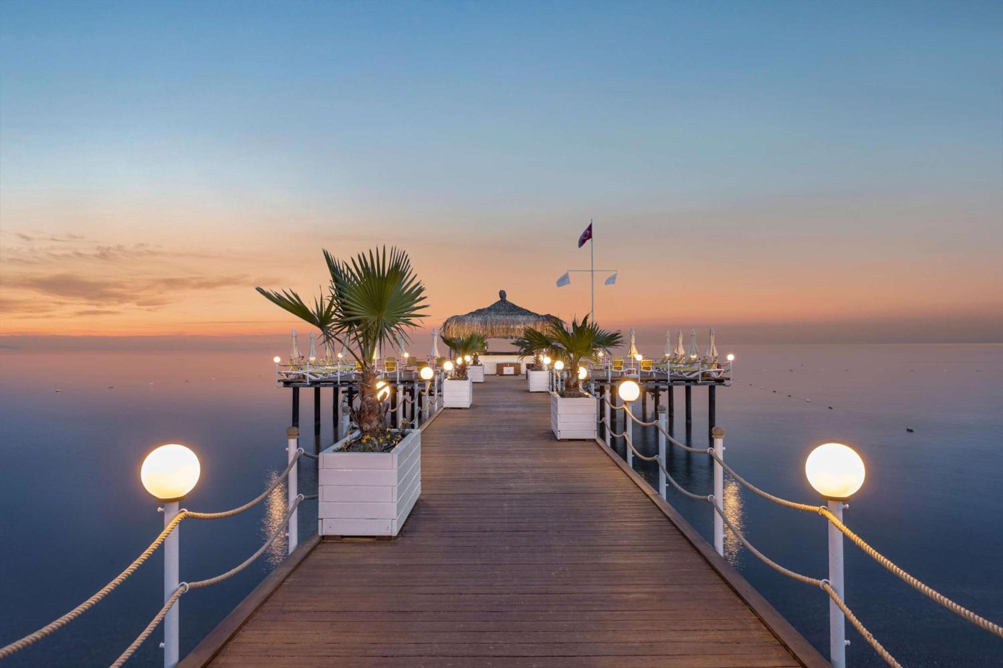 Wyndham Garden Lara Hotell Antalya Eksteriør bilde