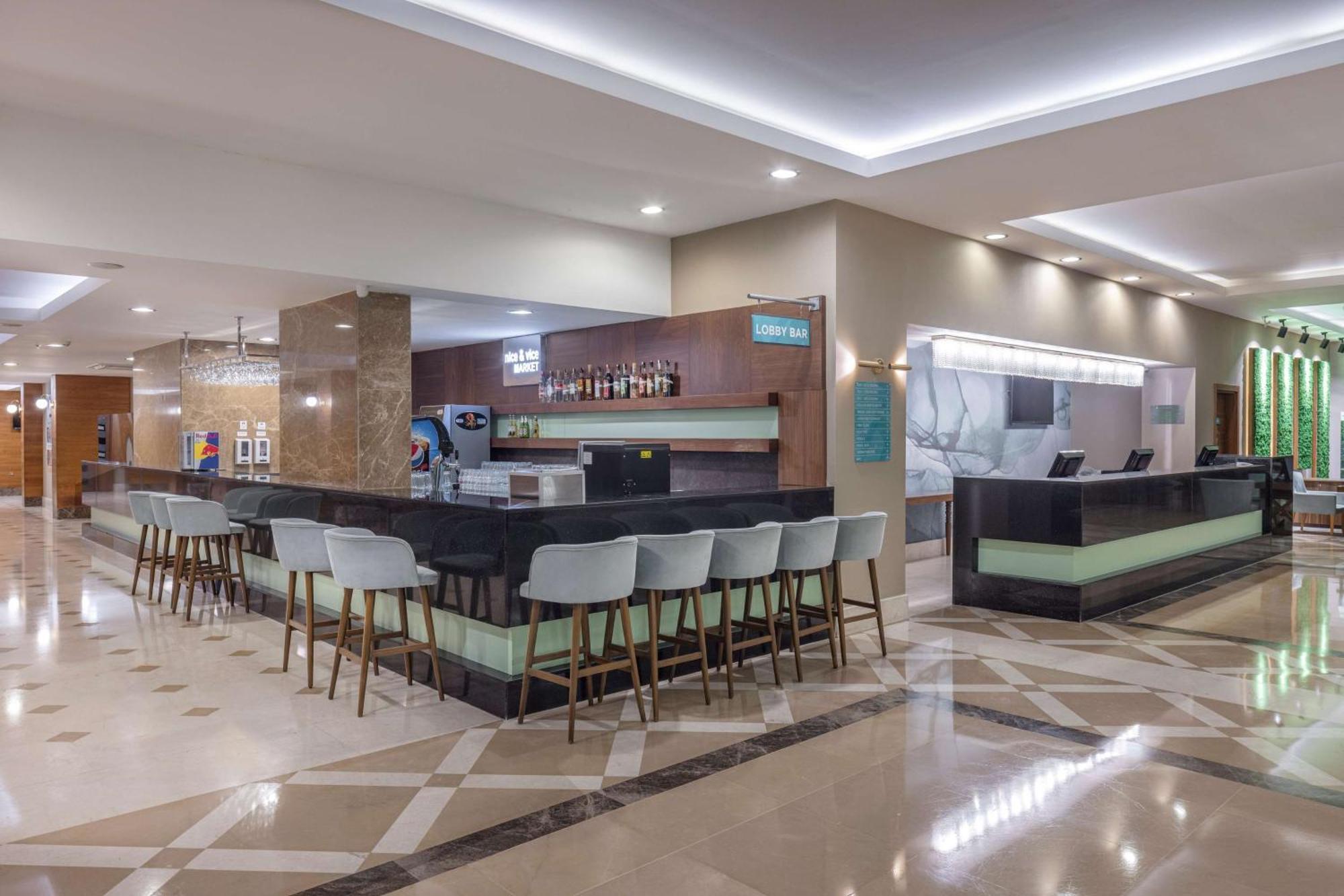 Wyndham Garden Lara Hotell Antalya Eksteriør bilde