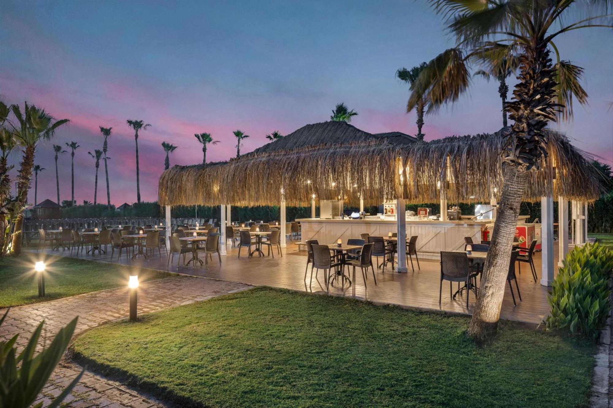 Wyndham Garden Lara Hotell Antalya Eksteriør bilde