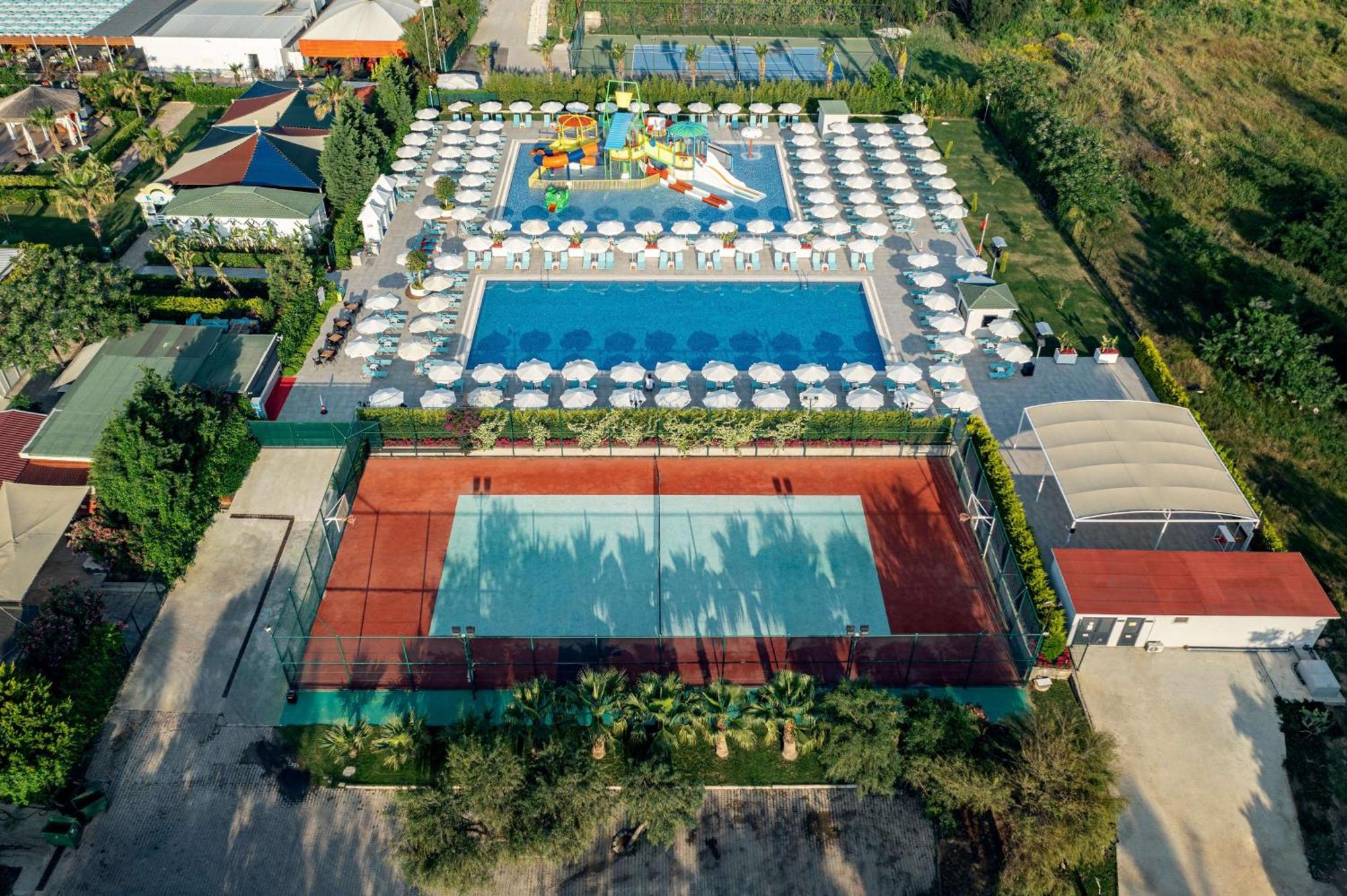 Wyndham Garden Lara Hotell Antalya Eksteriør bilde